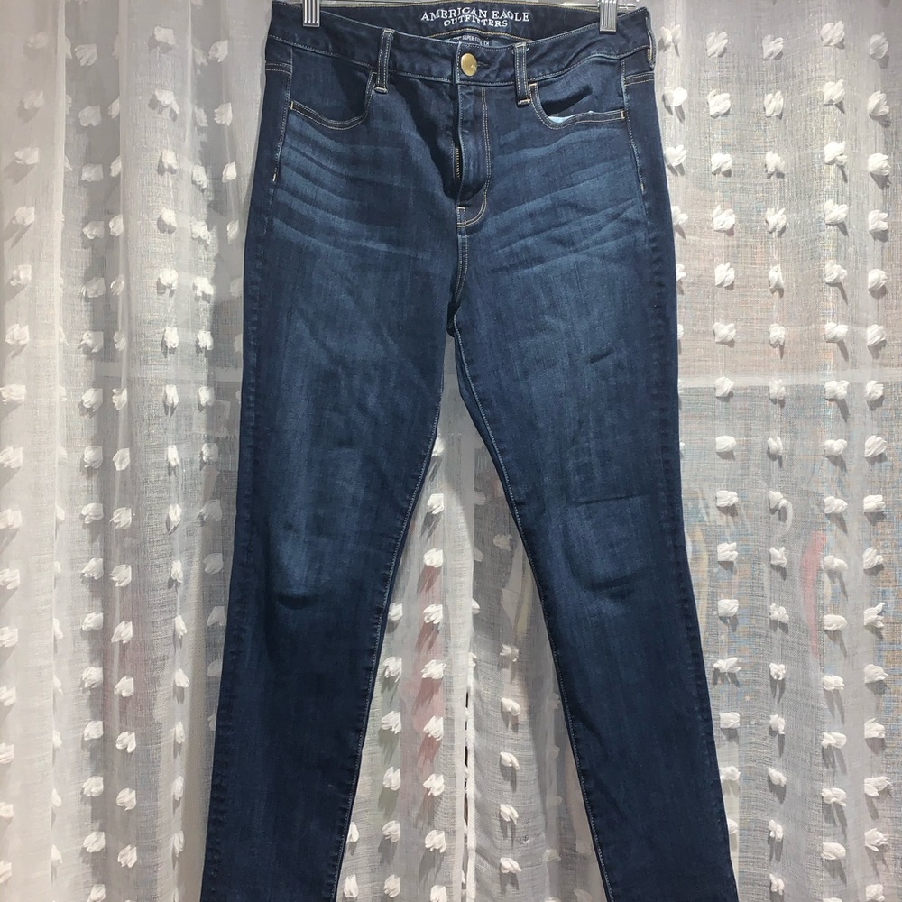 Dark wash high rise American Eagle jeans